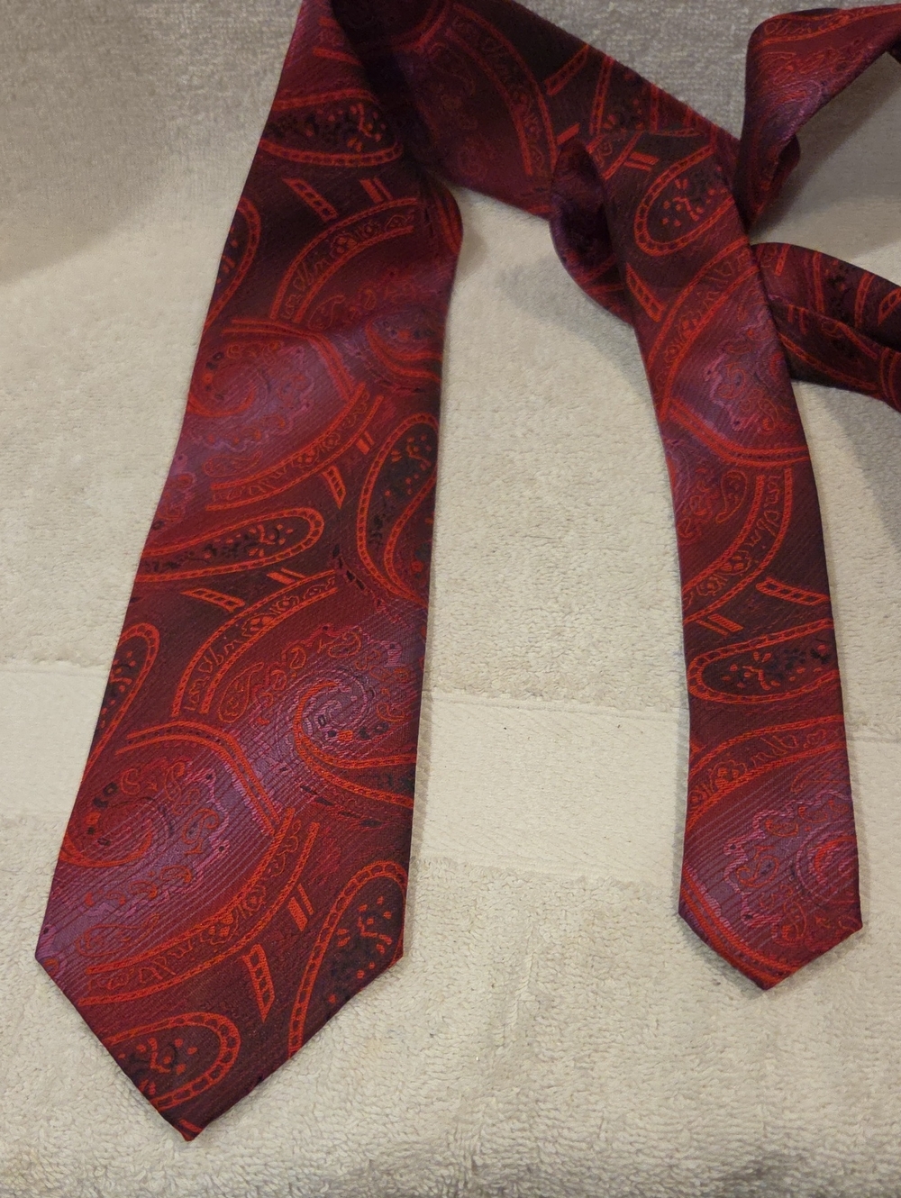 BRAND Q NECK TIE
